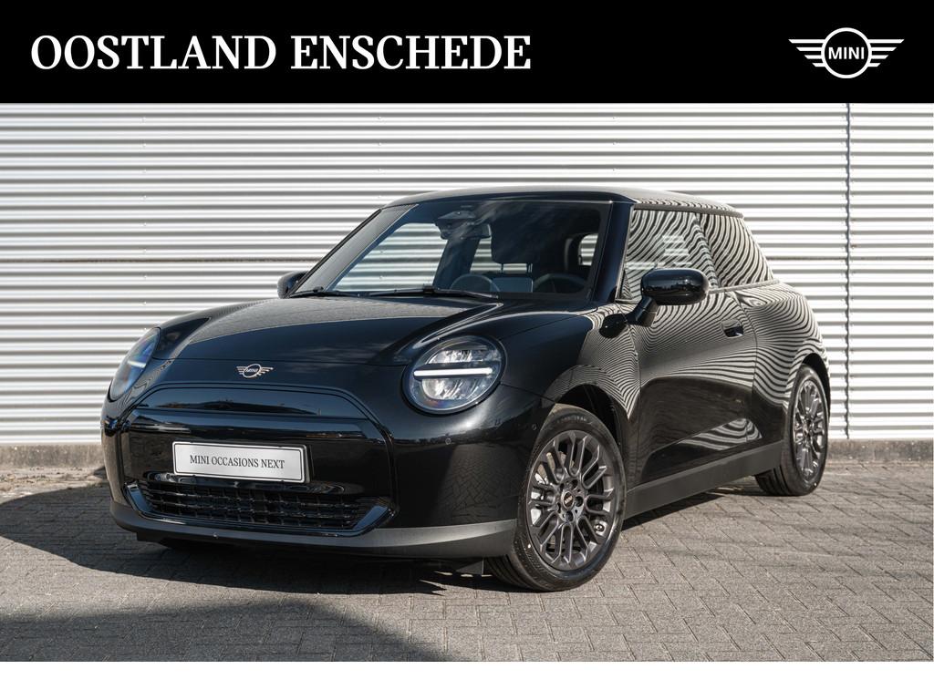 MINI Hatchback Cooper E Black Yard / LED / Head-Up / Parking, Auto's, Mini, Gebruikt, Zwart, Met garantie (alle), 4 stoelen