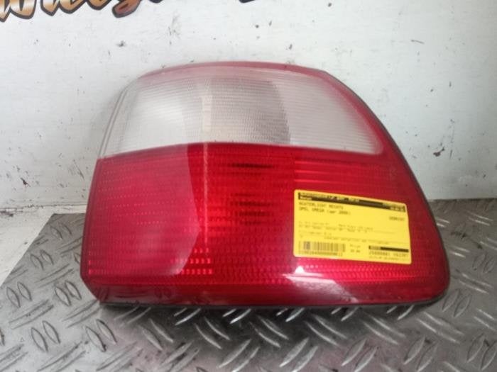 Achterlicht rechts van een Opel Omega, Auto-onderdelen, Gebruikt, -, -, Opel