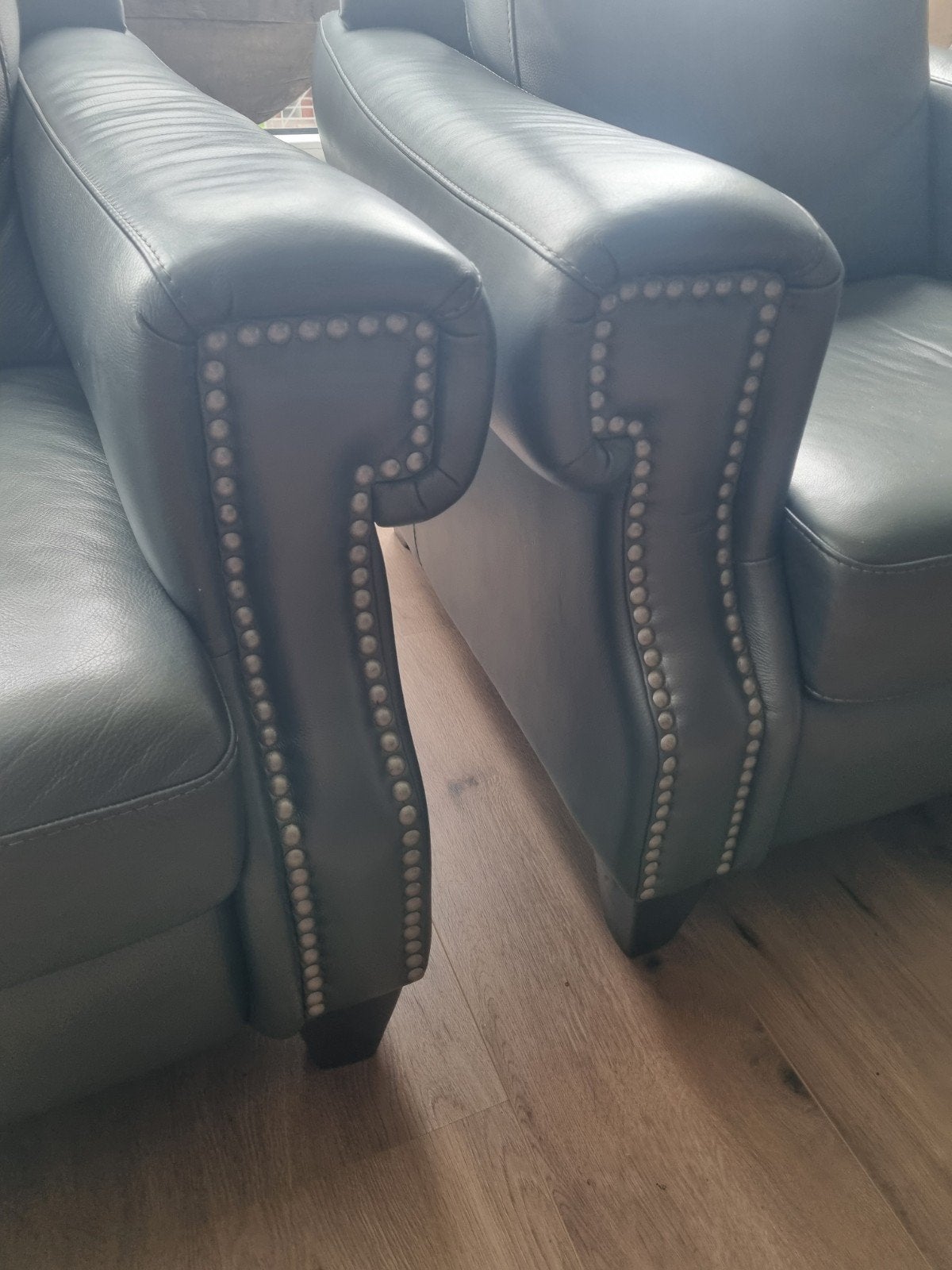 2 Natuzzi chesterfield fauteuils in topconditie, Ophalen, Zo goed als nieuw, 75 tot 100 cm, Klassiek, Robuust, Chesterfield-achtig