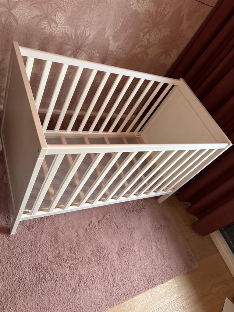 IKEA Ledikant Sniglar met matras, Kinderen en Baby's, Babywiegjes en Ledikanten, Ophalen of Verzenden, Zo goed als nieuw, Ledikant