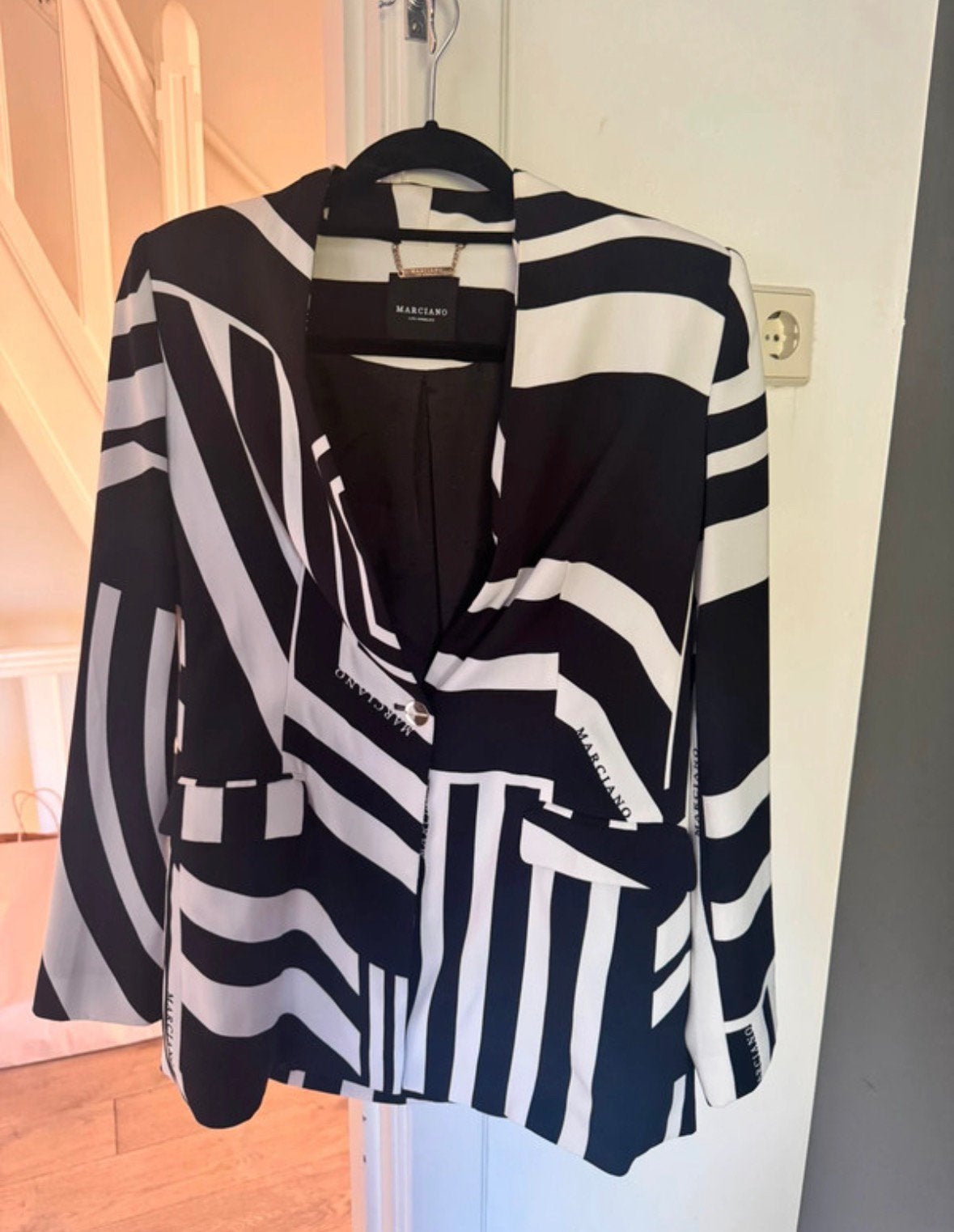 Marciano blazer dames maat 36 italiaans 40, Ophalen of Verzenden, Zo goed als nieuw, Maat 36 (S), Jasje