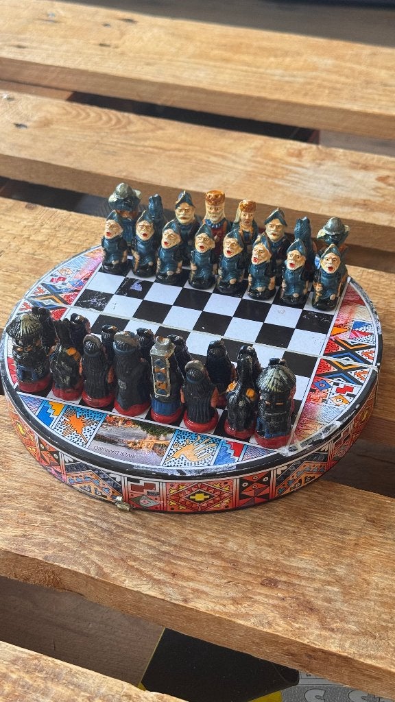Schaakspel van keramiek - decoratieve reisset, Een of twee spelers, Ophalen, Gebruikt