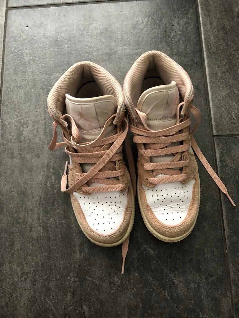 Nike Air Jordan sneakers - zalmRoze/Wit, Meisje, Sportschoenen, Ophalen of Verzenden, Zo goed als nieuw