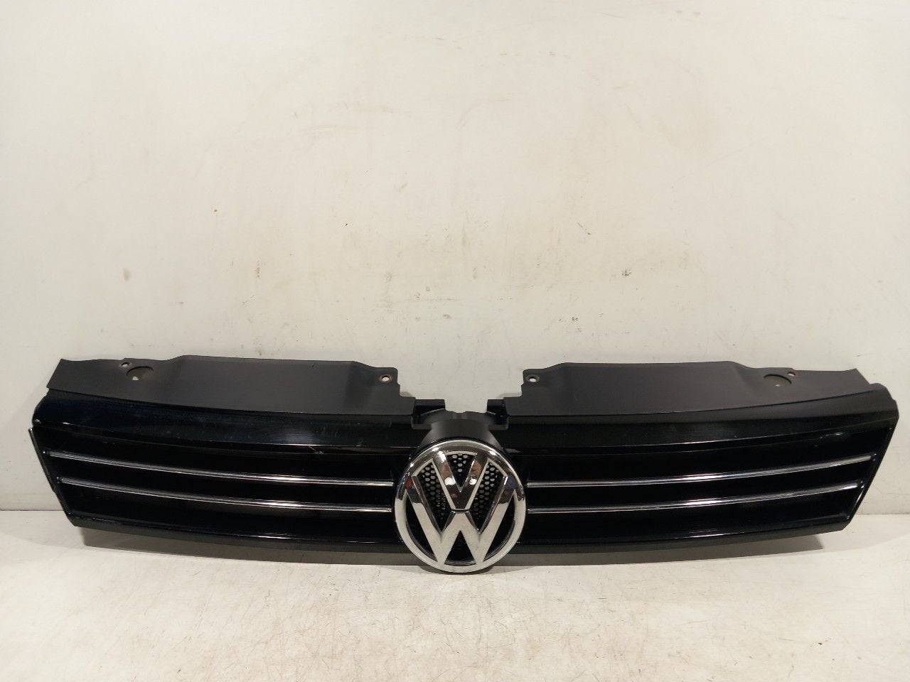 Grille Volkswagen Jetta, Onderdelen@venauto.nl, Van der Ven Autorecycling B.V., Gebruikt, Ettenseweg 76, 4706 PB Roosendaal, The Netherlands