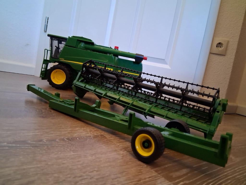 Bruder John Deere T670i Maaidorser (ZGAN), Hobby en Vrije tijd, Ophalen of Verzenden, Zo goed als nieuw, Overige typen, Overige merken