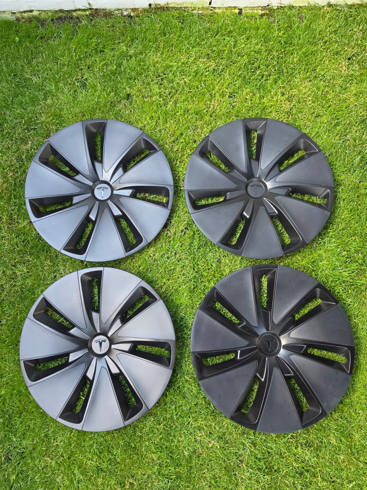 4 originele Tesla Model 3 Highland Photon wieldoppen, Auto diversen, Wieldoppen, Ophalen of Verzenden, Zo goed als nieuw