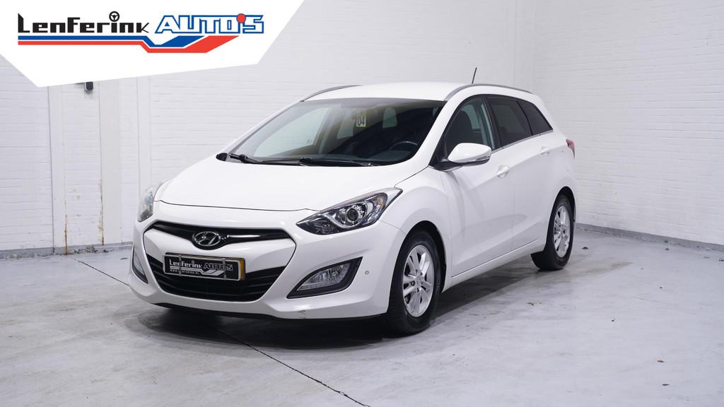 Hyundai i30 Wagon 1.6 GDI Business Edition Navi PDC v+a Clim, Auto's, Voorwielaandrijving, Euro 5, 135 pk, Gebruikt