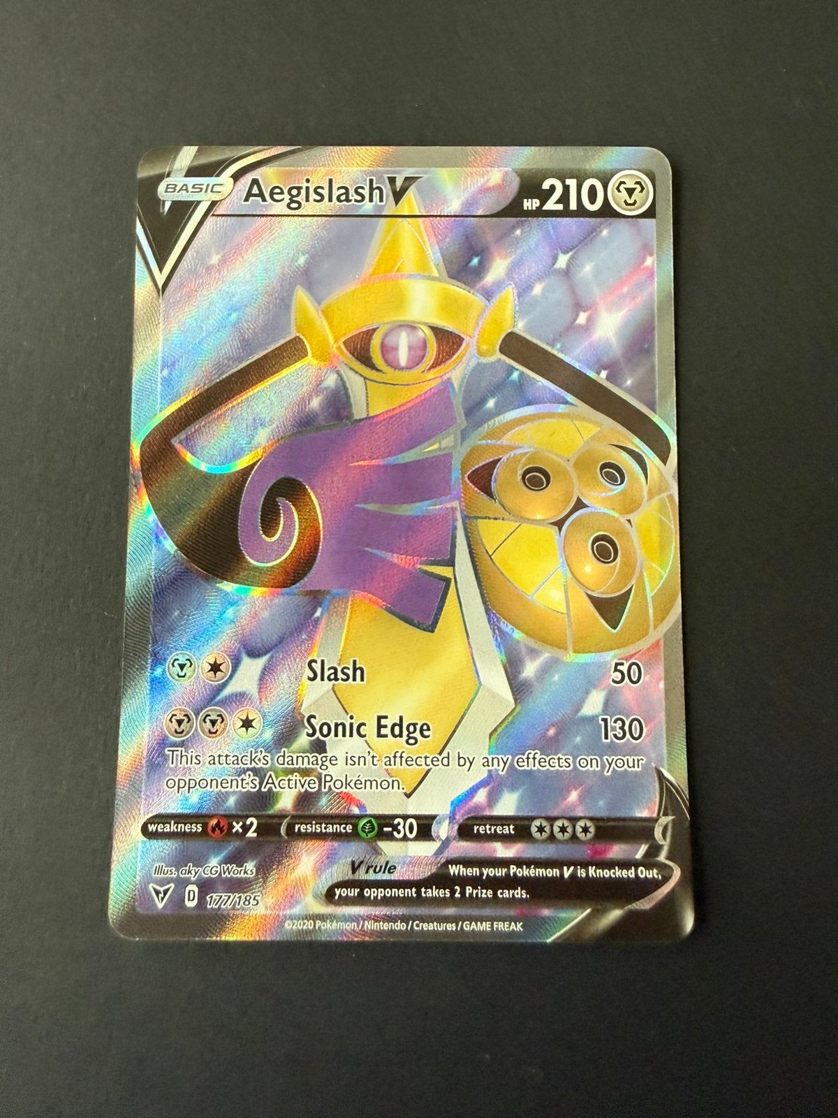 Vivid Voltage 177/185 Aegislash V, Ophalen of Verzenden, Nieuw, Losse kaart