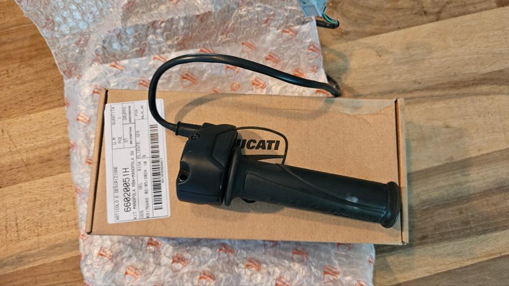 Ducati drive by wire gashendel van Monster 1200/821, Motoren, Onderdelen | Ducati, Ophalen of Verzenden, Gebruikt