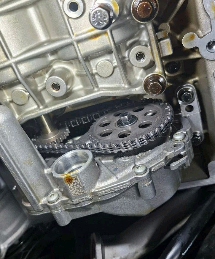 Modificatie/reparatie oliepompriem naar ketting Volvo B3,B4, Ophalen of Verzenden, Volvo