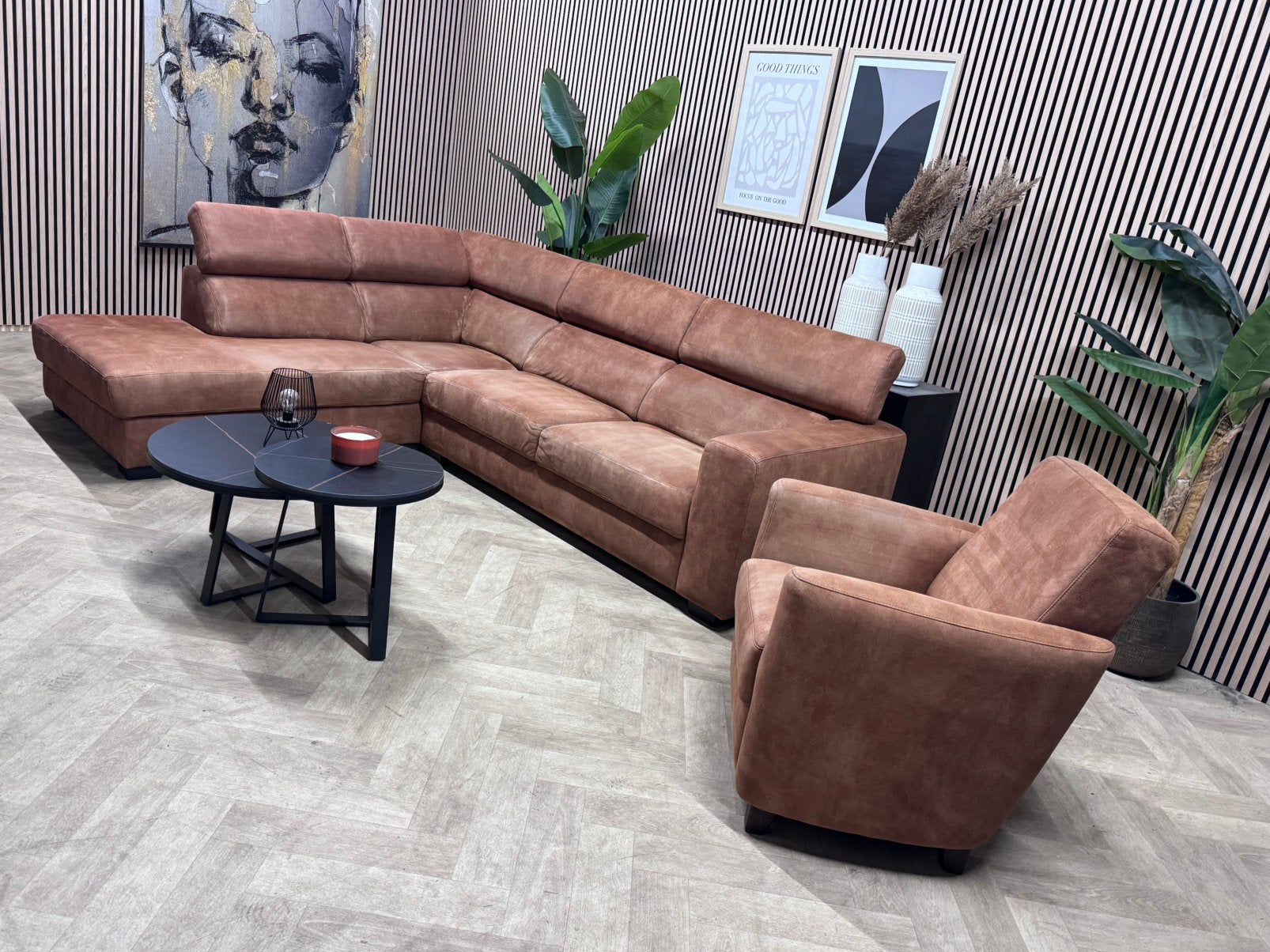 Moderne Industriële Cognac Hoekbank + Fauteuil / 278 x 220, 250 tot 300 cm, -, -, Hoekbank