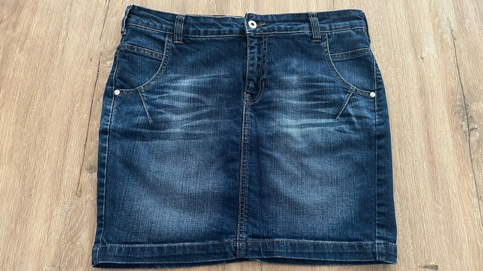 Donkerblauwe spijkerrok, maat 38/40 (M), Kleding | Dames, Rokken, Maat 38/40 (M), Blauw, Ophalen of Verzenden, Gedragen