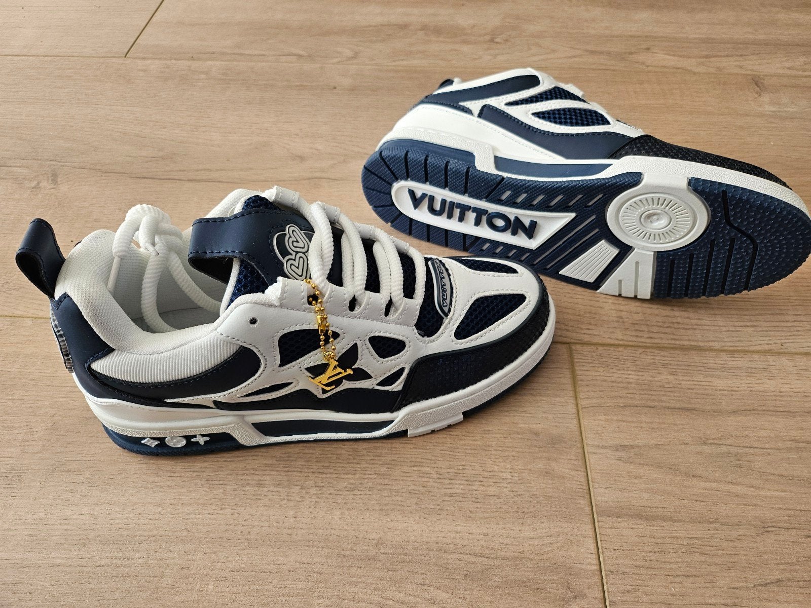 Louis Vuitton Sneakers Maat 40 - Nooit gedragen., Ophalen, Blauw, Nieuw, Louis Vuitton
