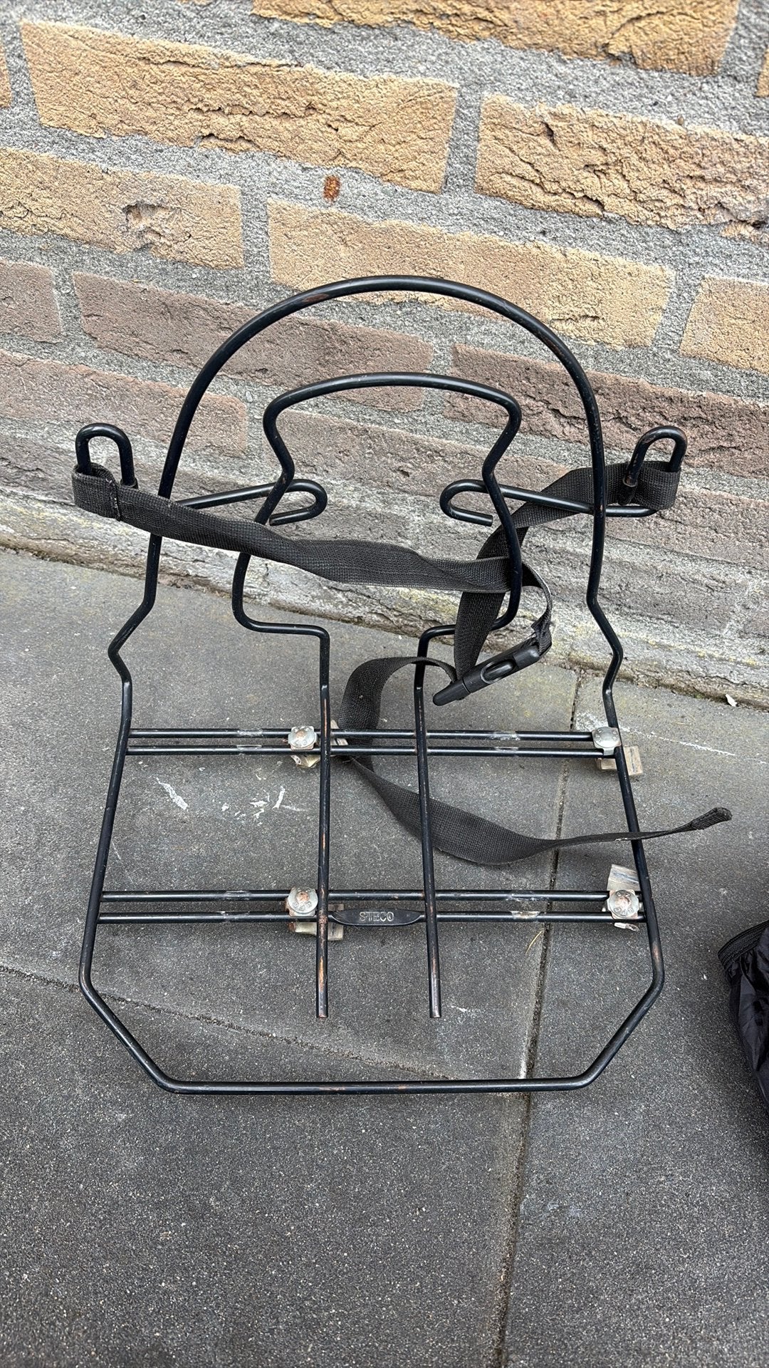 Steco fietsdrager voor schooltas, Fietsen en Brommers, Fietsaccessoires | Bagagedragers, Ophalen of Verzenden, Gebruikt