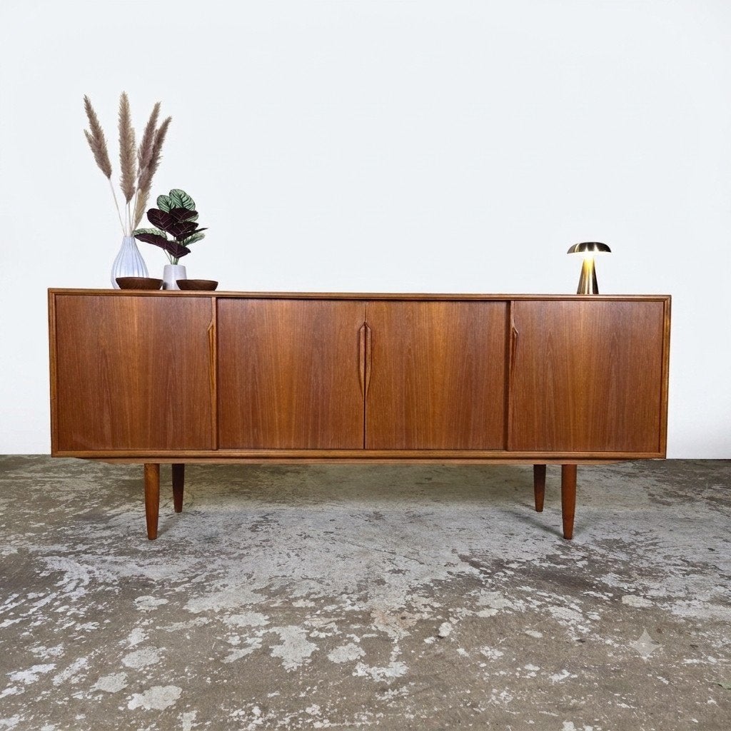 Gunni Omann, Axel Christensen (ACO Møbler) vintage sideboard
