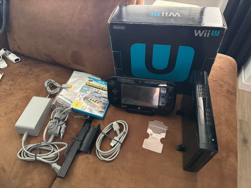 Wii U Premium Pack compleet + doos + game, Ophalen of Verzenden, Zo goed als nieuw, Met 1 controller