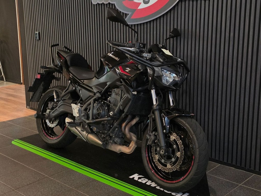 KAWASAKI Z650 (BTW motor) - 2025, 649 cc, Bedrijf, Meer dan 35 kW, Naked bike