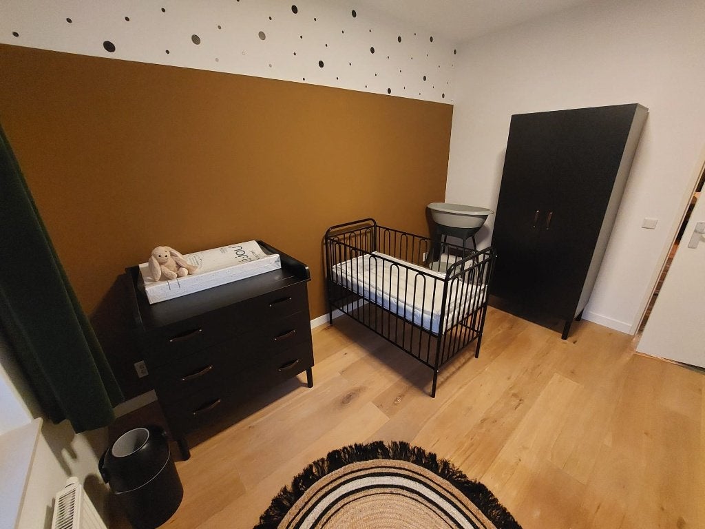 Zwarte babykamer: stalen ledikant, commode & kast, Ophalen, Gebruikt, Jongetje of Meisje