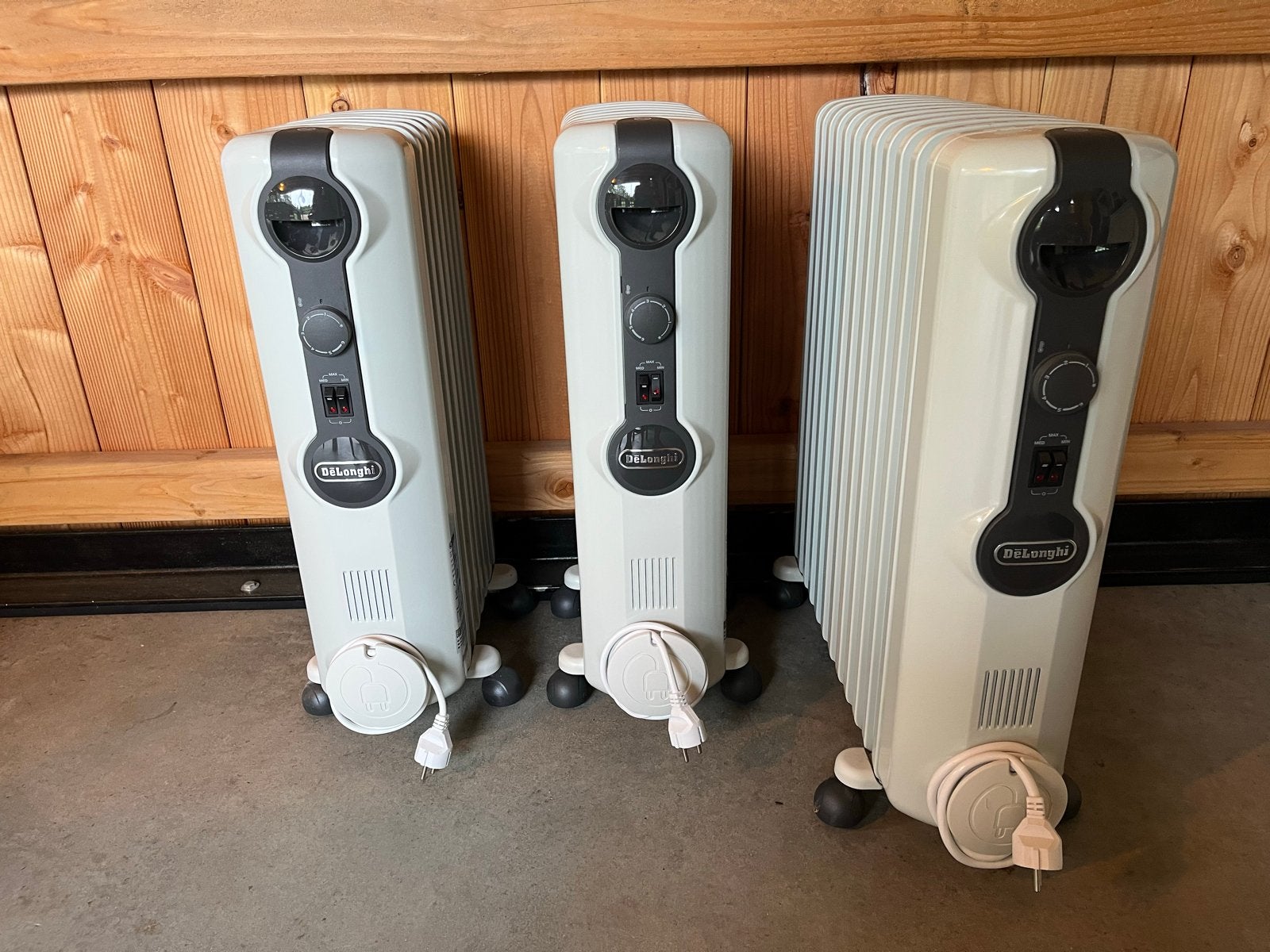 3stuks DeLonghi olieradiatoren: 2x 1500W, 1x 2500W, Doe-het-zelf en Verbouw, Verwarming en Radiatoren, Ophalen, Gebruikt, 800 watt of meer