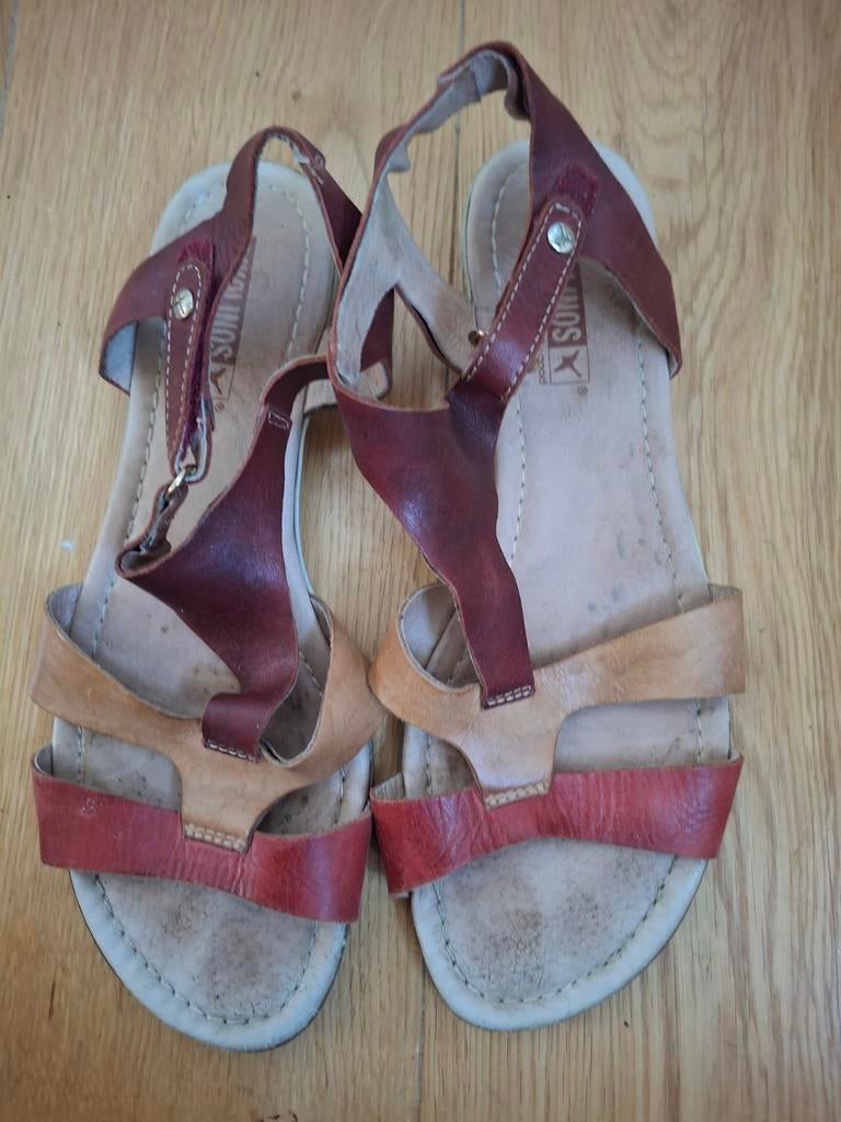 Pikolinos platte sandalen rood gele kleurstelling maat 39, Ophalen of Verzenden