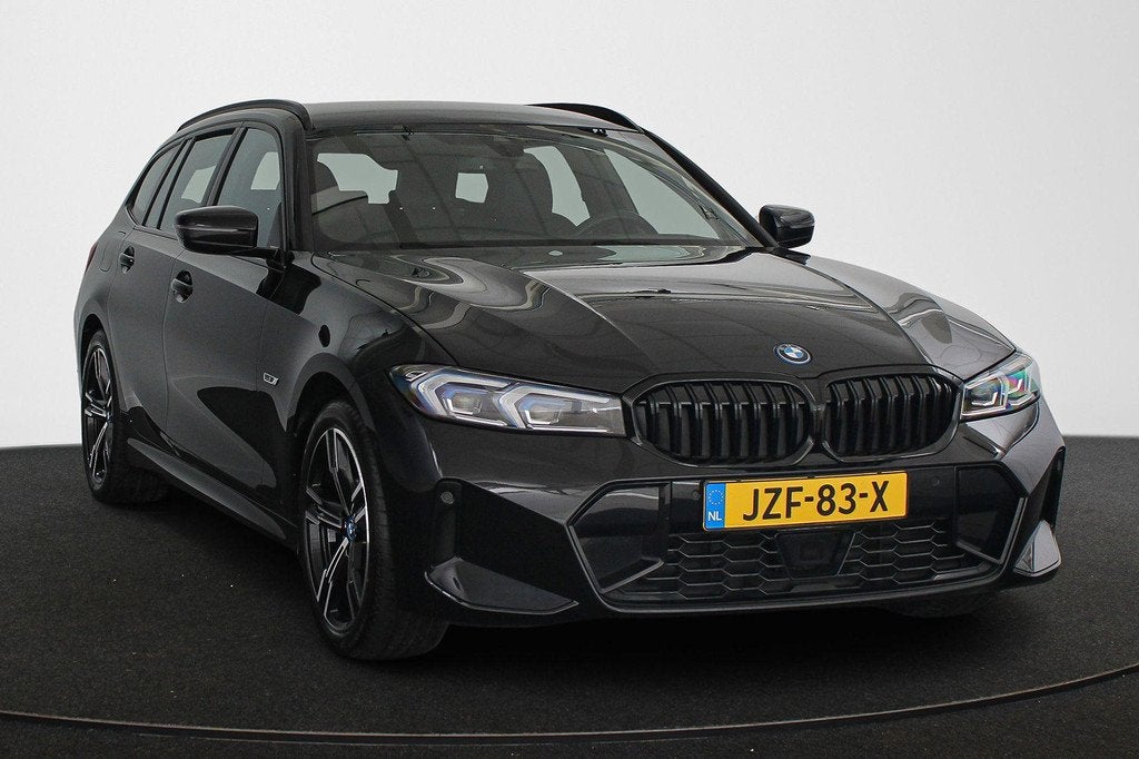 BMW 3-serie Touring 320e xDrive M Sport HiFi Trekhaak Keyles, 1998 cc, Gebruikt, 4 cilinders, Zwart