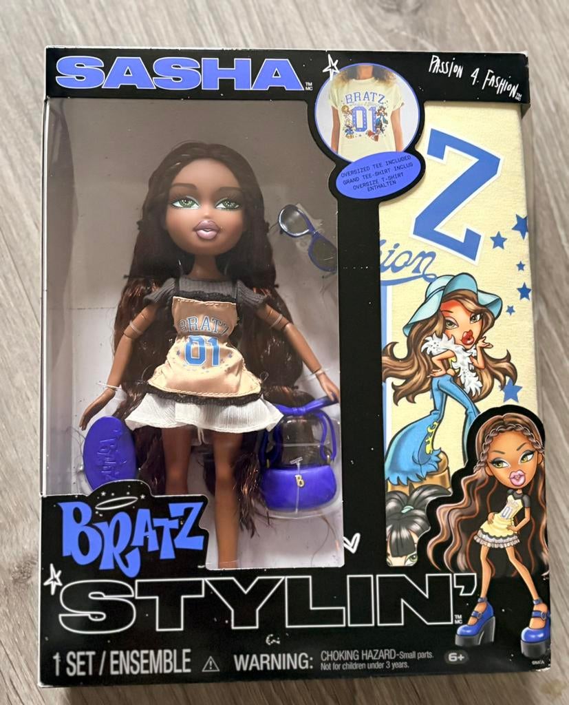 Bratz stylin barbie met t shirt nrfb, Verzamelen, Poppen, Ophalen of Verzenden, Zo goed als nieuw, Fashion Doll