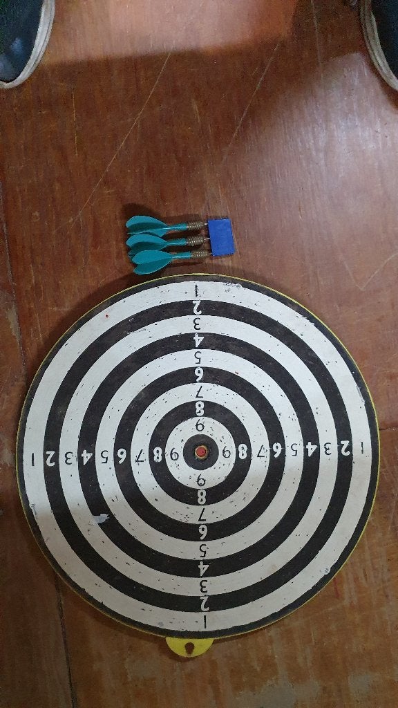 Dart-bord met 3 pijlen, in prima staaat. Opsturen of opha-, Ophalen of Verzenden, Zo goed als nieuw, Dartbord