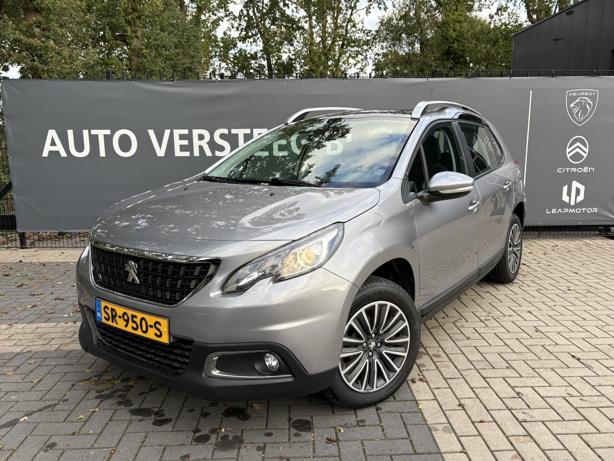 Peugeot 2008 1.2 PureTech Blue Lion 110pk Trekhaak, Panorama, Auto's, Voorwielaandrijving, Stof, Euro 6, Origineel Nederlands