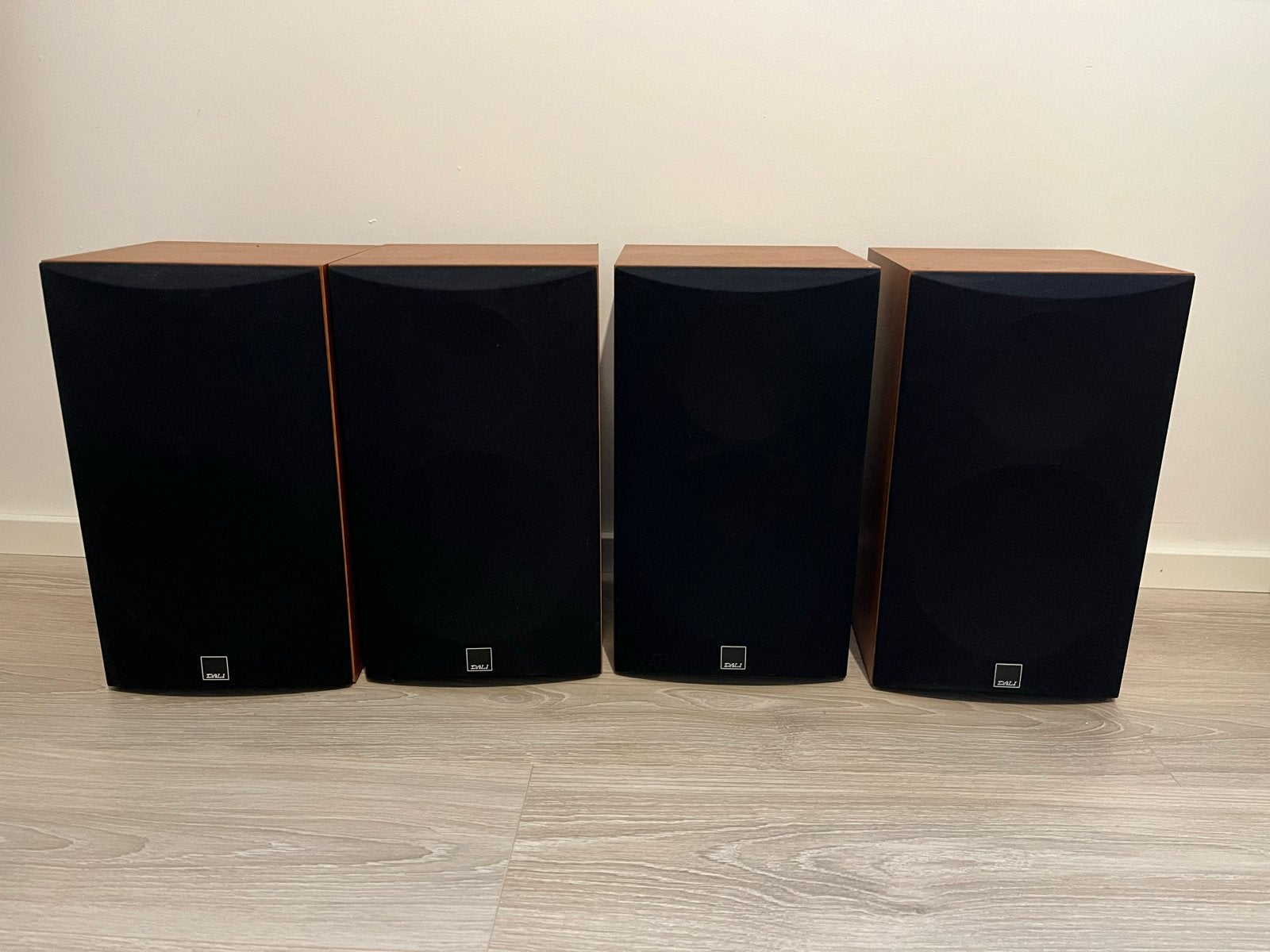 Dali Blue 2002 4 stuks, Boekenplankspeakers Zeer Goede Staat, Ophalen, Zo goed als nieuw, Boekenplank luidspreker, Dali