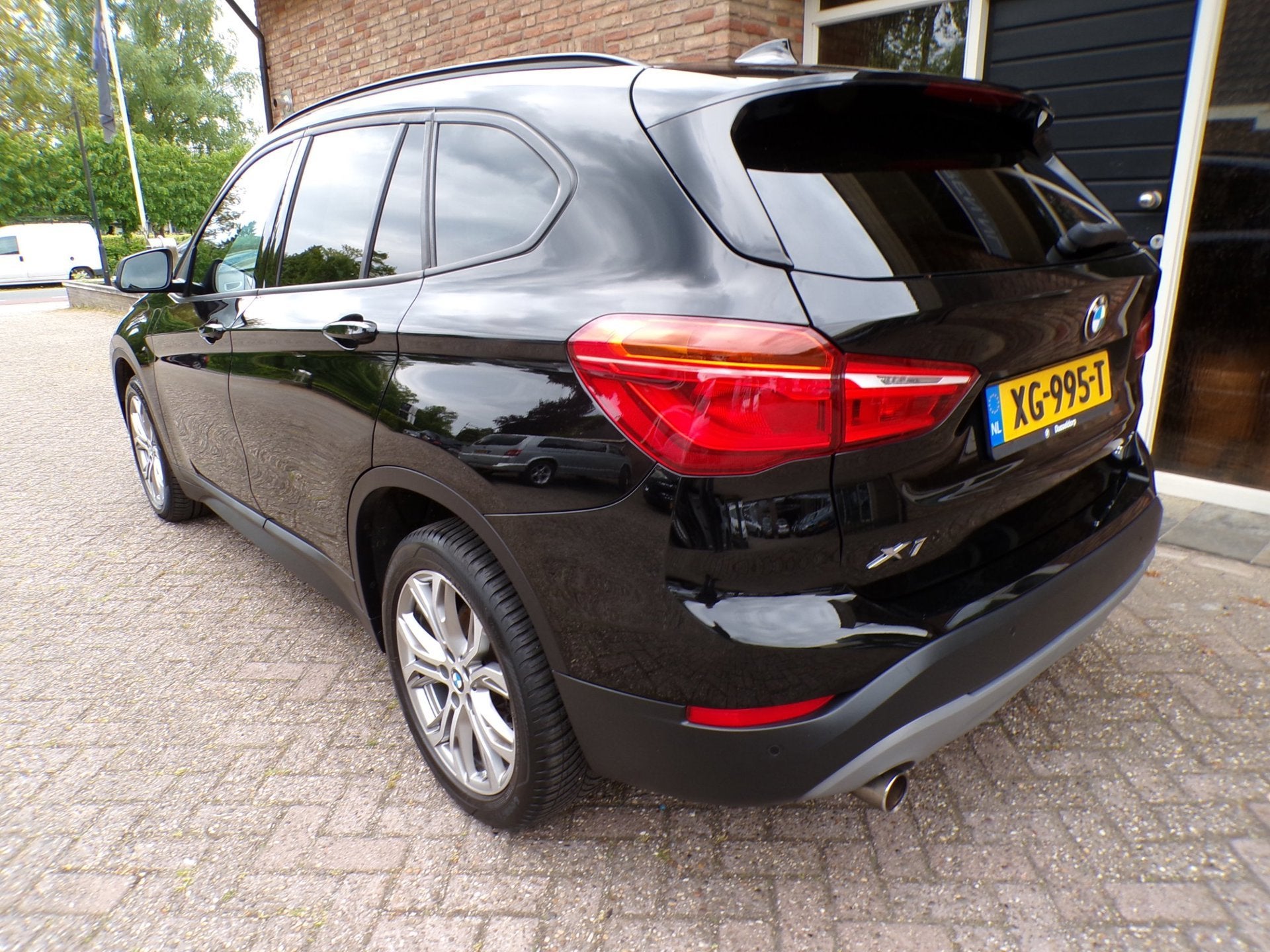 Foto 3 van BMW X1 SDrive18i Executive Automaat / Navi