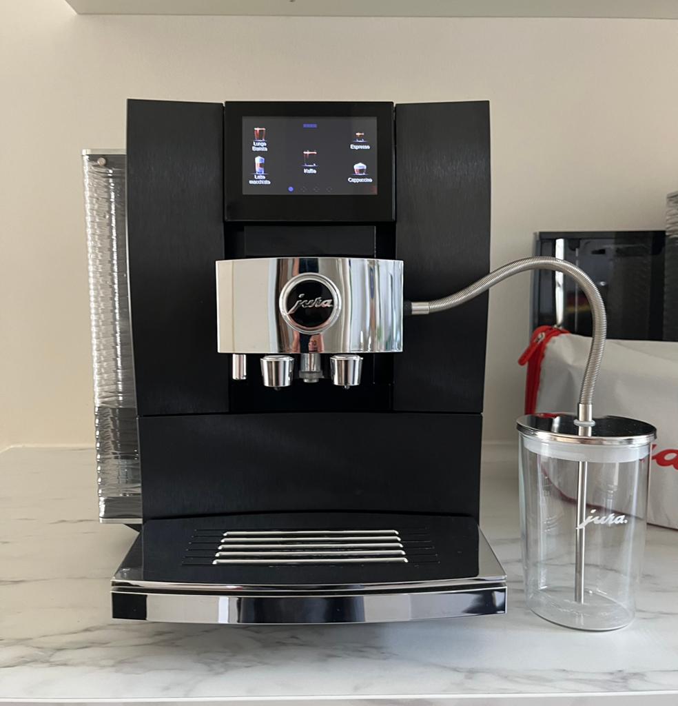 Jura Z10 Aluminium Dark Inox koffiemachine, Witgoed en Apparatuur, Koffiezetapparaten, Afneembaar waterreservoir, 10 kopjes of meer