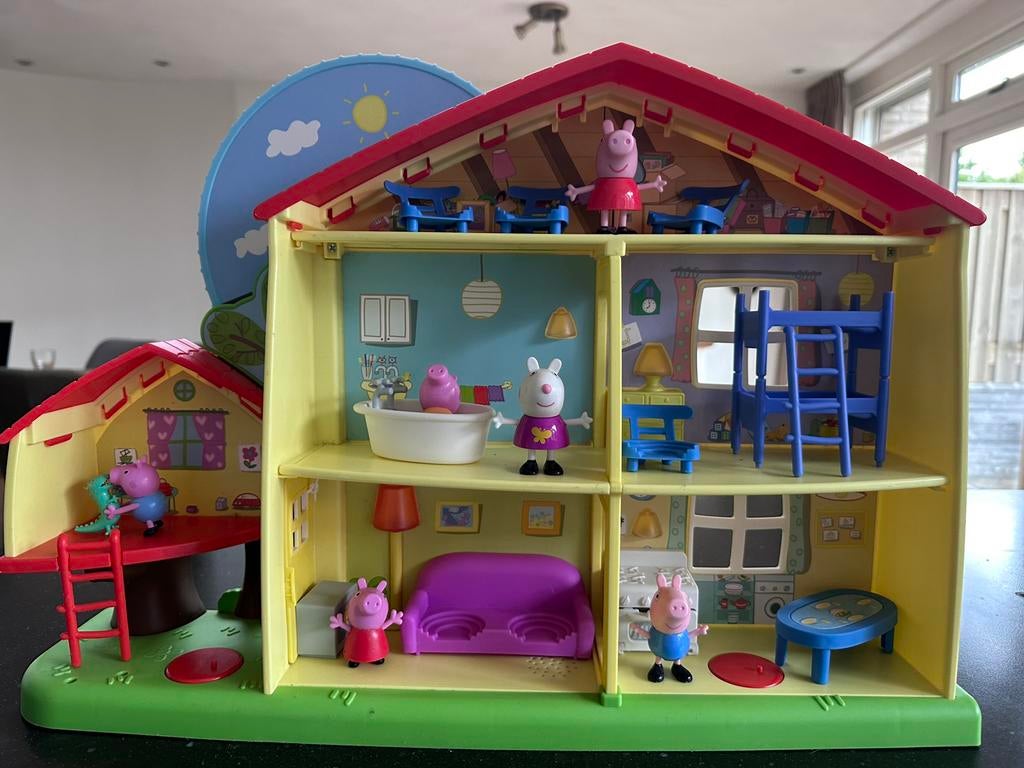 Peppa pig speelhuis inc figuren, Ophalen of Verzenden, Zo goed als nieuw, Poppenhuis