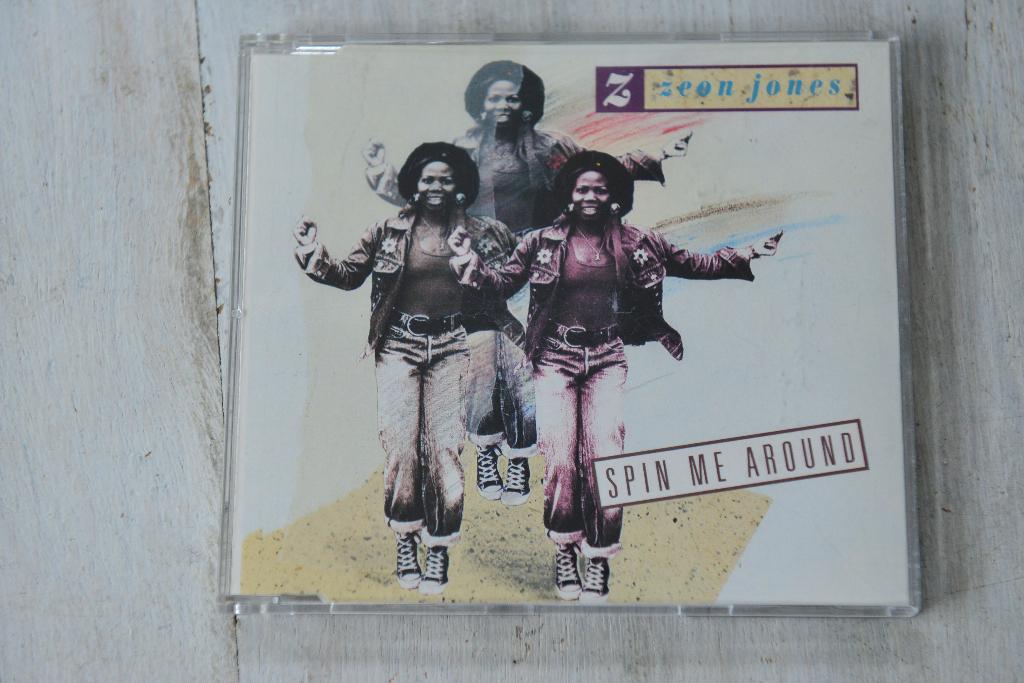 ZEON JONES == Spin me Around 3 track, Verzenden, Zo goed als nieuw, Pop