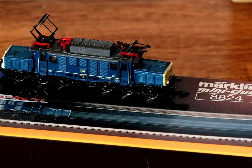 Märklin mini-club 8824 | Blauwe Locomotief, Ophalen, Zo goed als nieuw, Analoog, Märklin