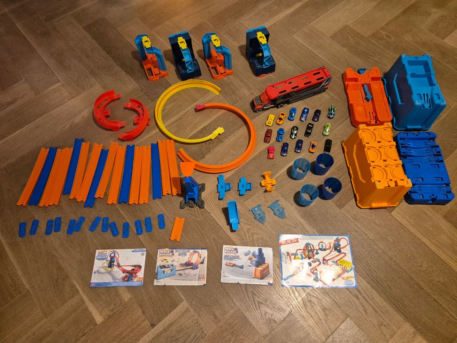 Grote Hotwheels Racebaan Set met Auto's en Accessoires, Ophalen, Gebruikt, Hot Wheels, Handmatig