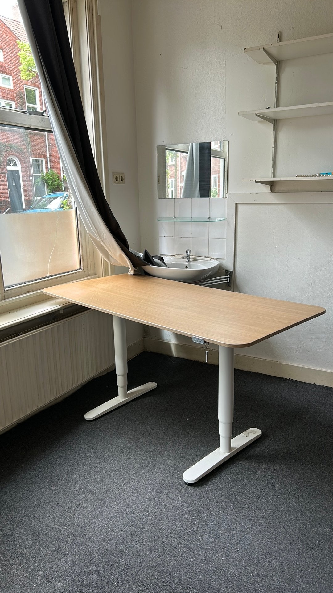 BEKANT sta-zit bureau IKEA, Huis en Inrichting, Bureaus, Ophalen, Zo goed als nieuw