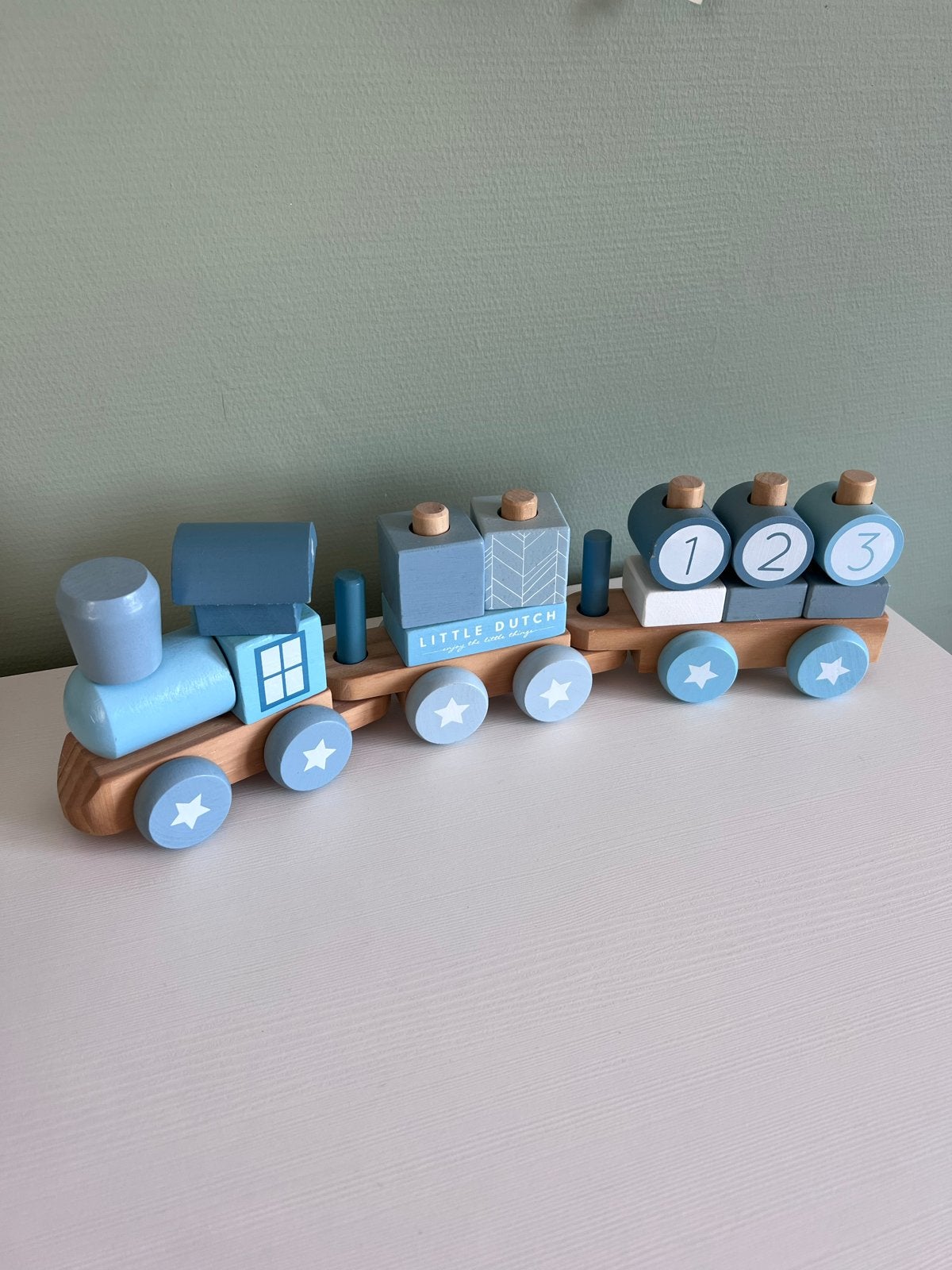 Little Dutch houten trein blauw, Ophalen of Verzenden, Zo goed als nieuw, Duw- of Trekspeelgoed