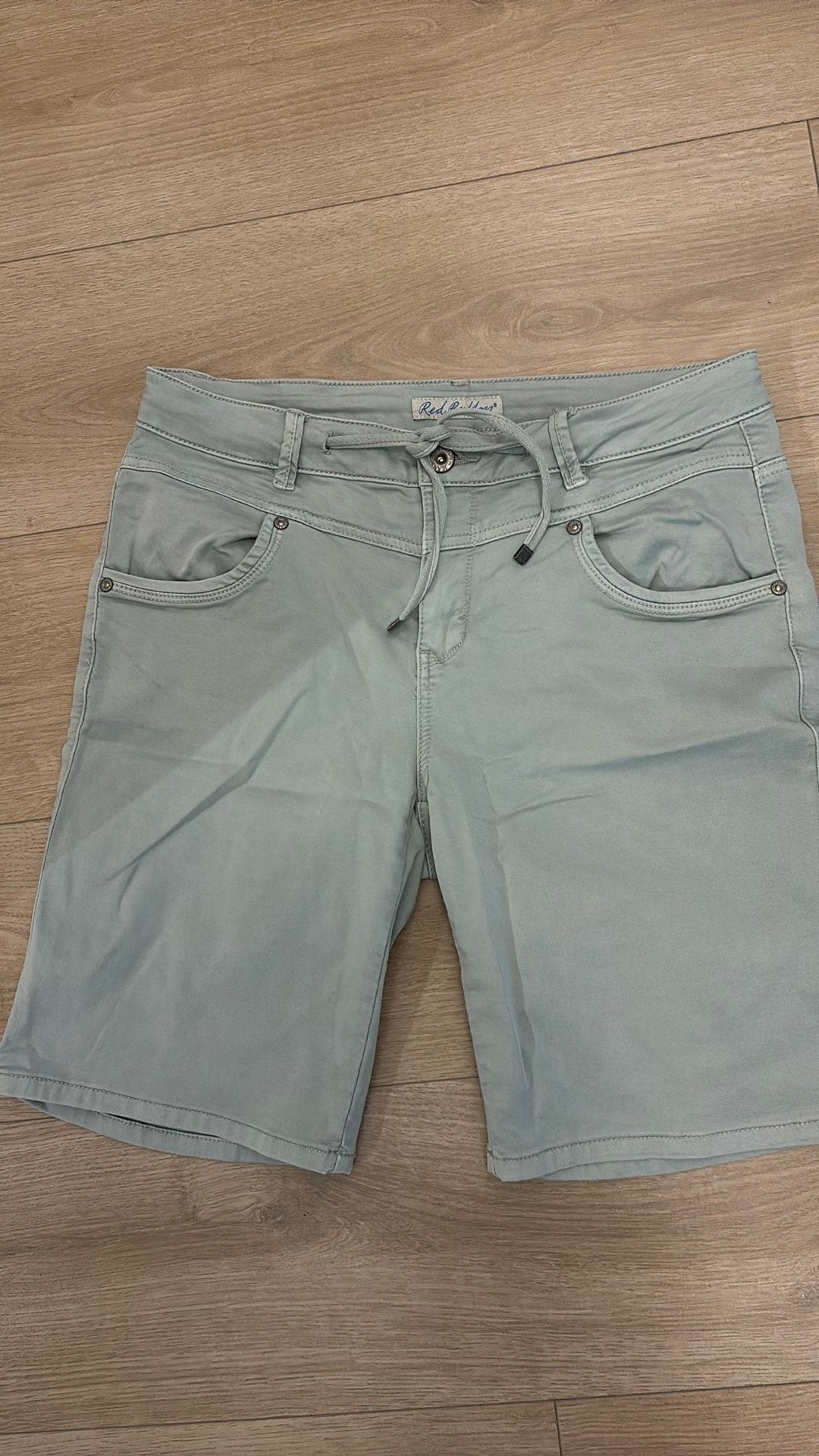 Korte broek maat 40 Red Button lgroen, Maat 38/40 (M), Kort, Ophalen of Verzenden, Zo goed als nieuw