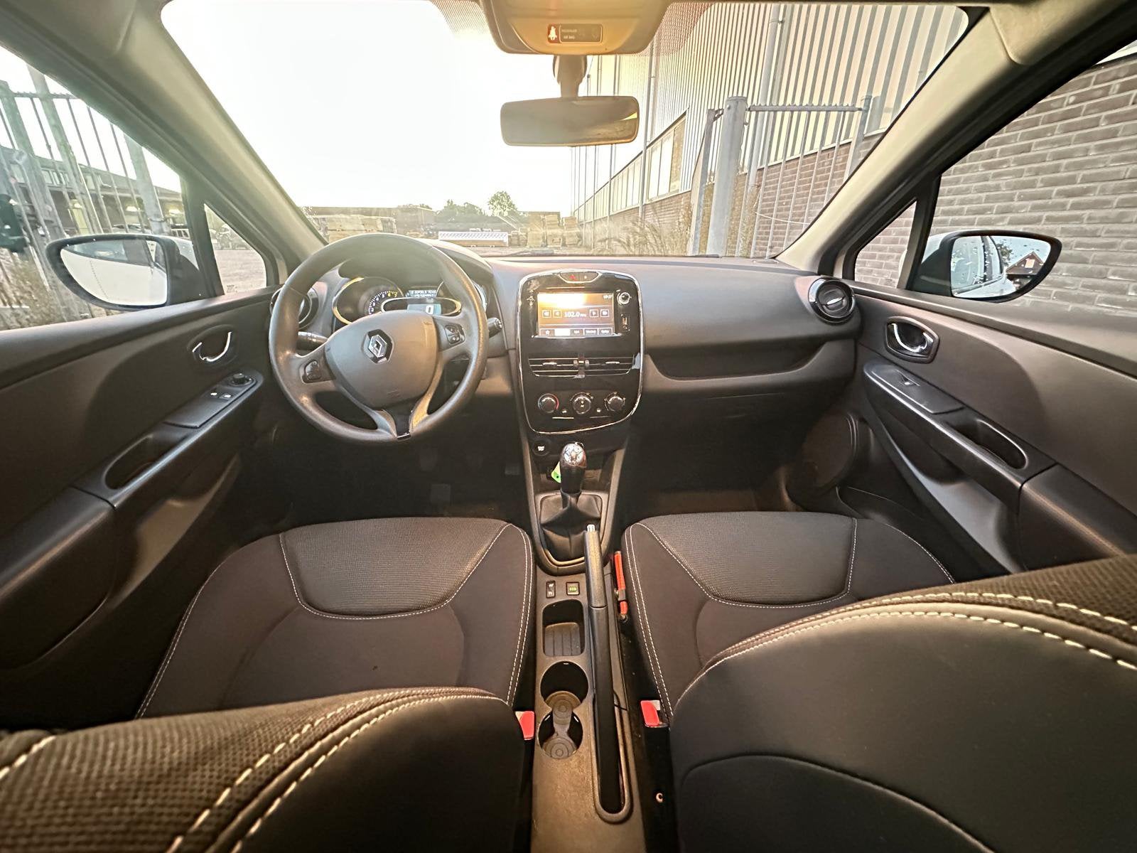 Foto 6 van Renault Clio 0.9 TCE 66KW 5-DRS 2013 Wit