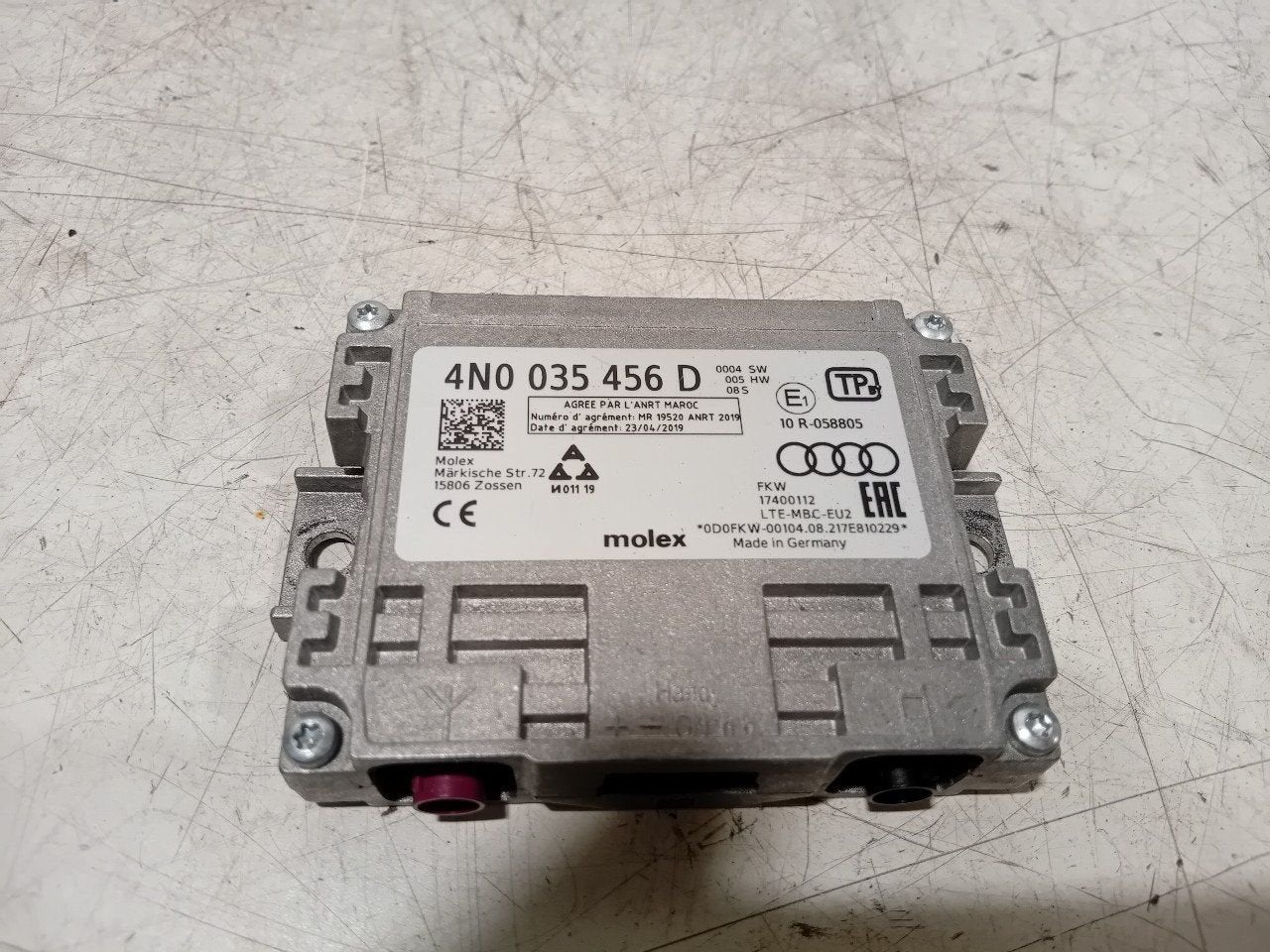Antenne versterker Skoda Karoq, Ophalen of Verzenden, Van der Ven Autorecycling B.V., Onderdelen@venauto.nl, Ettenseweg 76, 4706 PB Roosendaal, The Netherlands