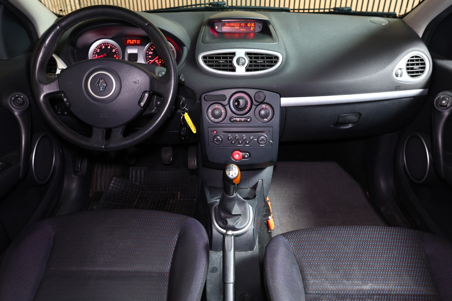 Renault Clio 1.2 TCE Collection CRUISE AIRCO "09 (bj 2009), Auto's, Renault, Gebruikt, Zwart, 4 cilinders, Zwart
