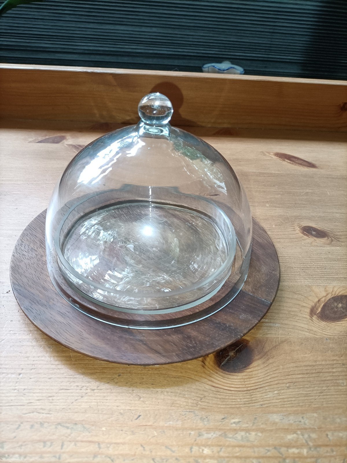 Glazen stolp met houten onderzetter *, Ophalen of Verzenden