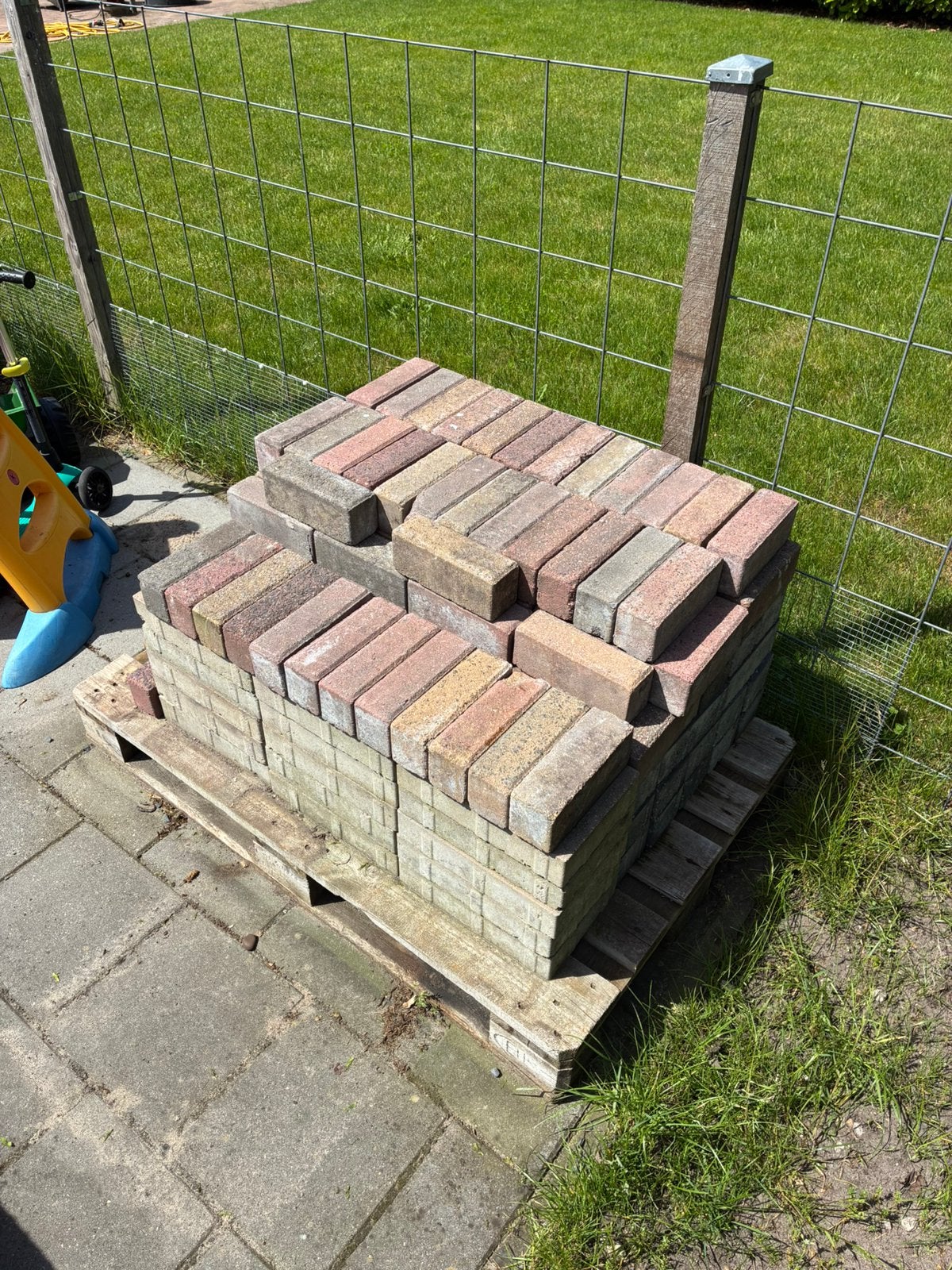 Partij stenen, Tuin en Terras, Ophalen, Zo goed als nieuw, Overige materialen, Klinkers