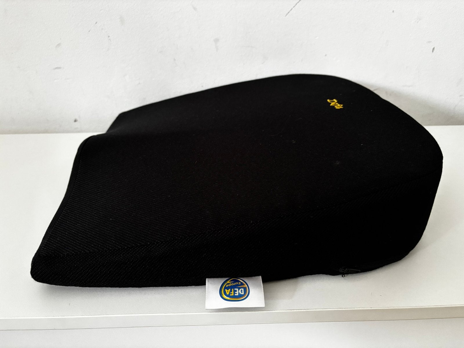 DEFA Ergonomisch Zitkussen - Zwart, Ophalen of Verzenden, Zo goed als nieuw