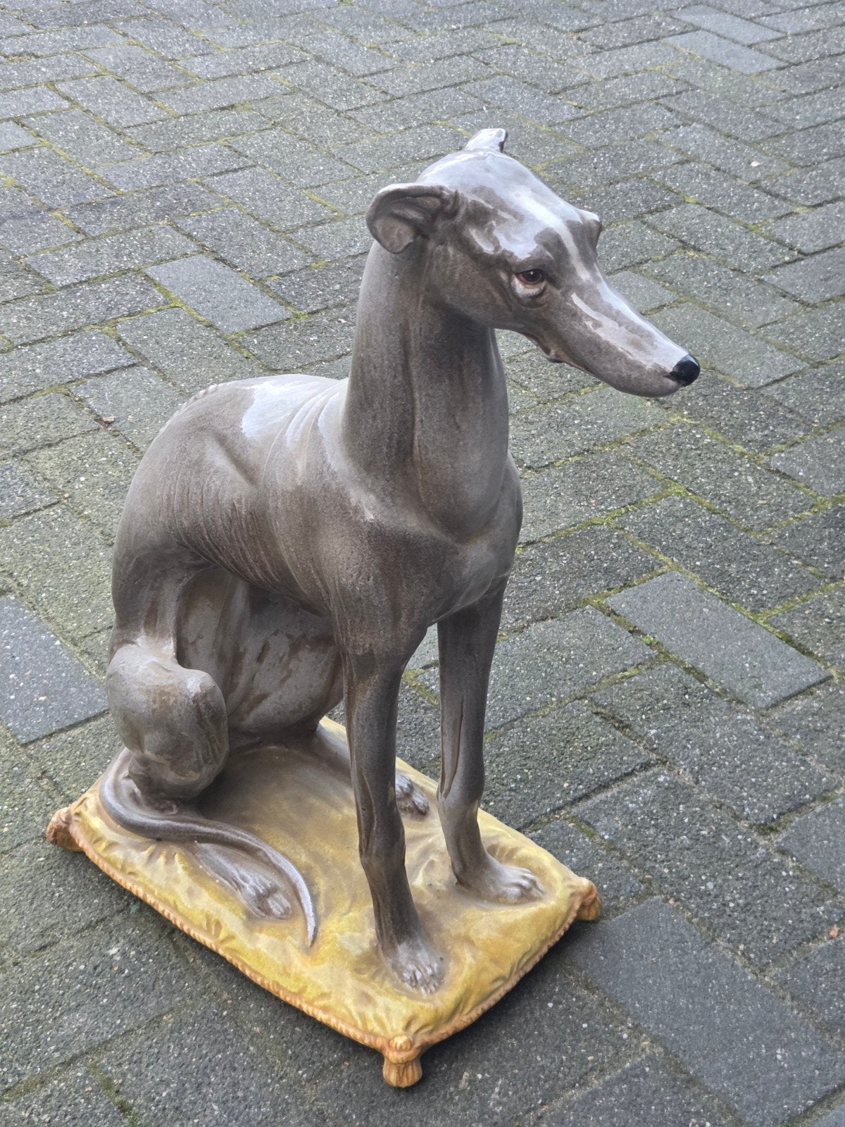 Vintage jr 70 Windhond Beeld op Kussen - Keramiek, Ophalen