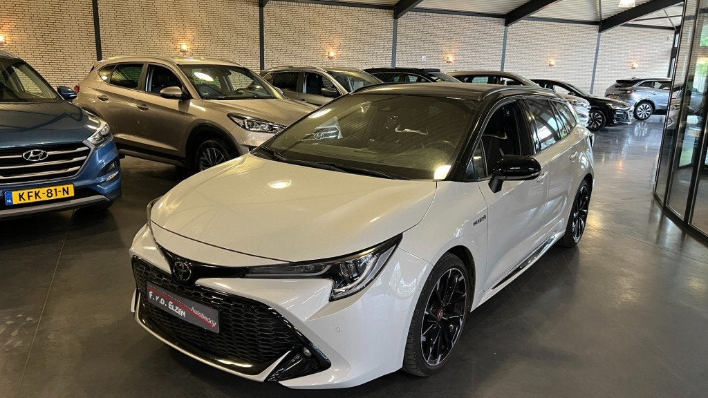 Toyota COROLLA 2.0 HYB BNS GR-SPORT, Auto's, 1345 kg, 450 kg, Gebruikt, 4 cilinders