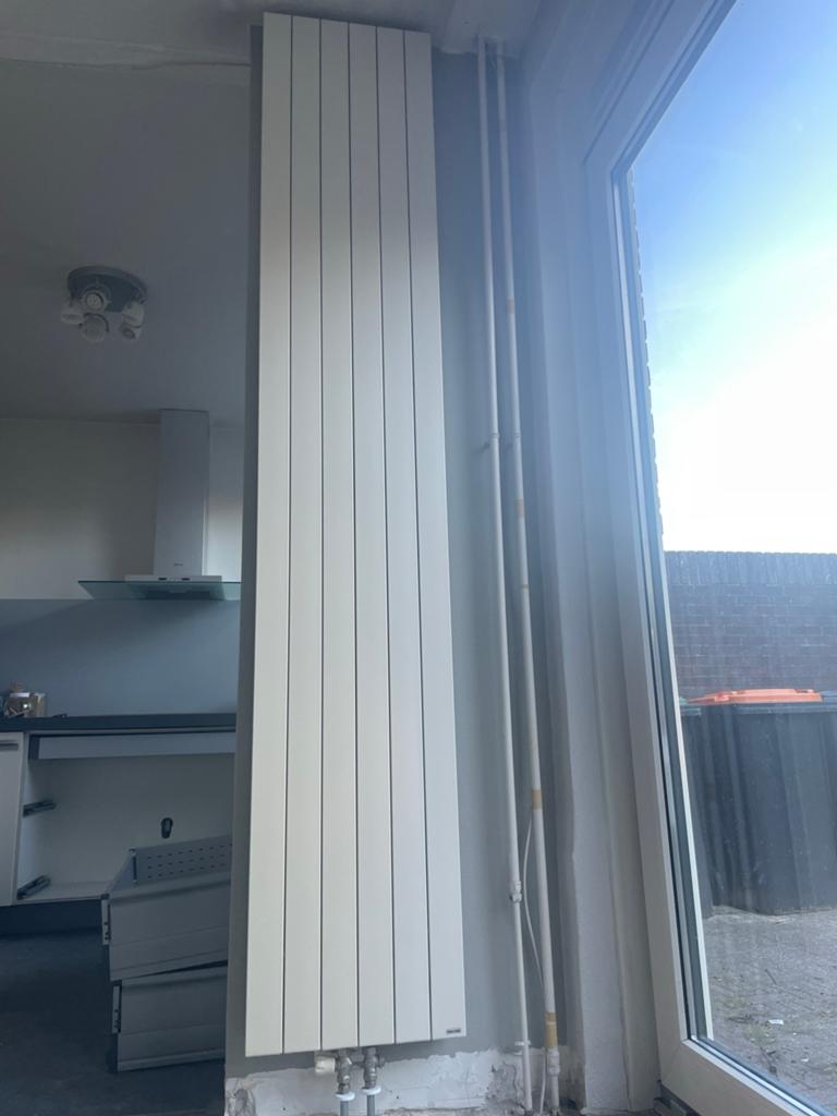 Verticale design radiator crème 240x43 cm, Ophalen, Gebruikt, Radiator, Minder dan 60 cm