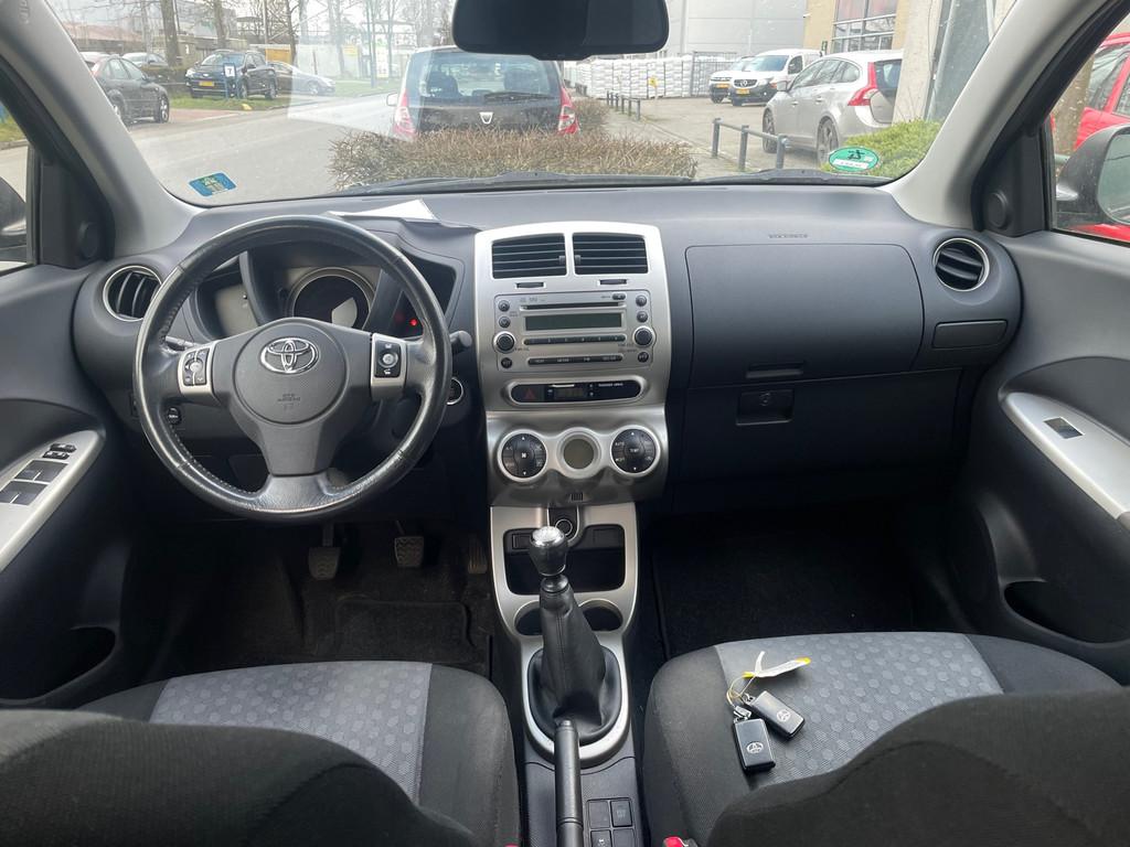 Toyota Urban Cruiser 1.3 VVT-i Dynamic *NAP | BOEKJES COMPLE, Voorwielaandrijving, 101 pk, Gebruikt, 49 €/maand