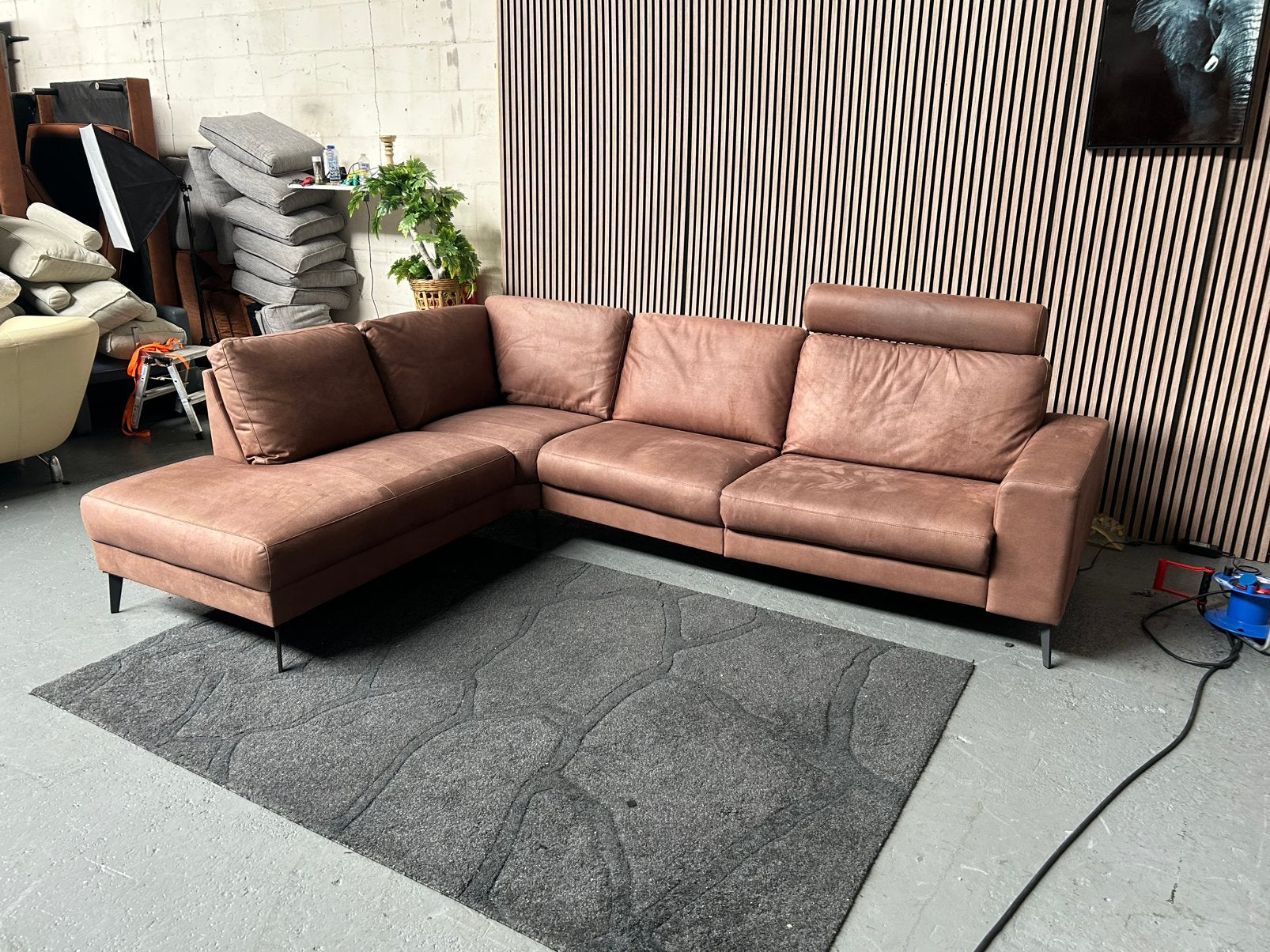 GRATIS LEVERING MICROLEDER HOEKBANK 285X208 GEREINIGD, 250 tot 300 cm, Hoekbank, Ophalen of Verzenden, Zo goed als nieuw