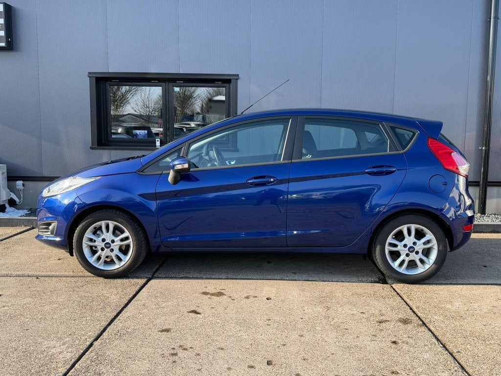 Ford Fiesta 1.0 Style 100 pk zeer nette complete auto, Voorwielaandrijving, 101 pk, Gebruikt, Zwart
